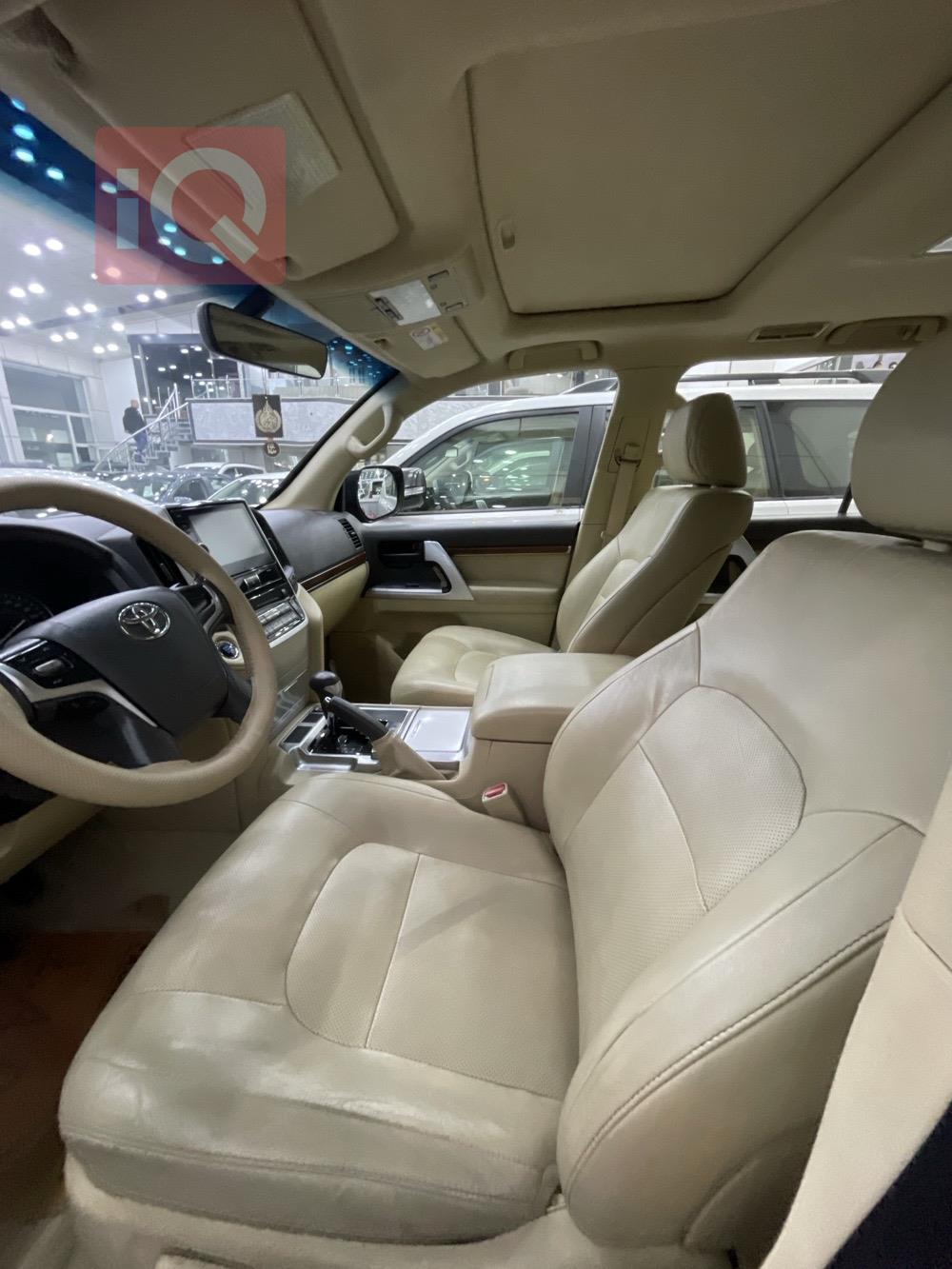 تويوتا لاندكروزر